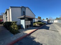 Building Photo - 2 Bed - 2 Bath fully remodeled  condo in G...