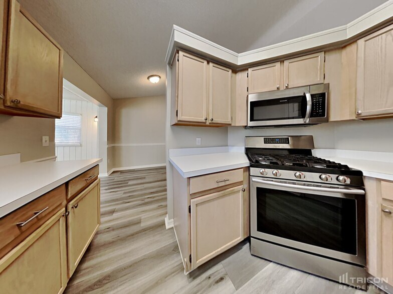 Building Photo - 1370 Heather Glen Dr