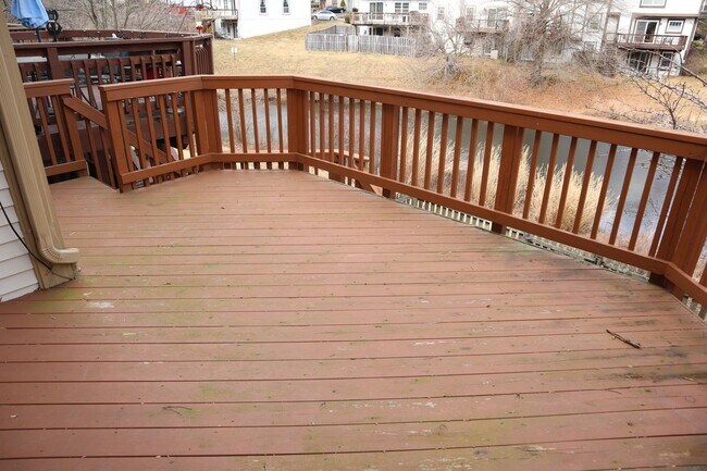 Building Photo - Charming Townhome Nestled in a Private Cul...