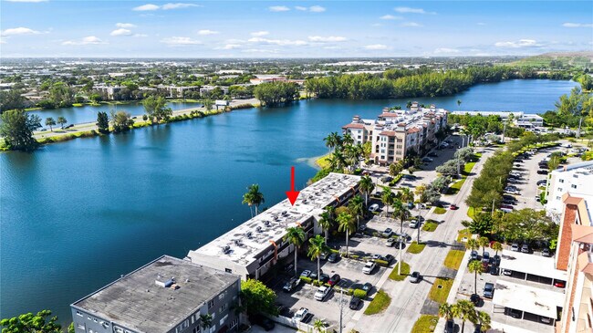 Building Photo - 1100 Crystal Lake Dr