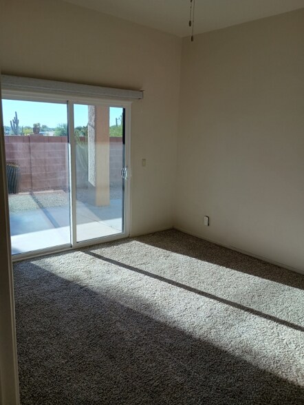 Building Photo - 8119 N Peppersauce Dr