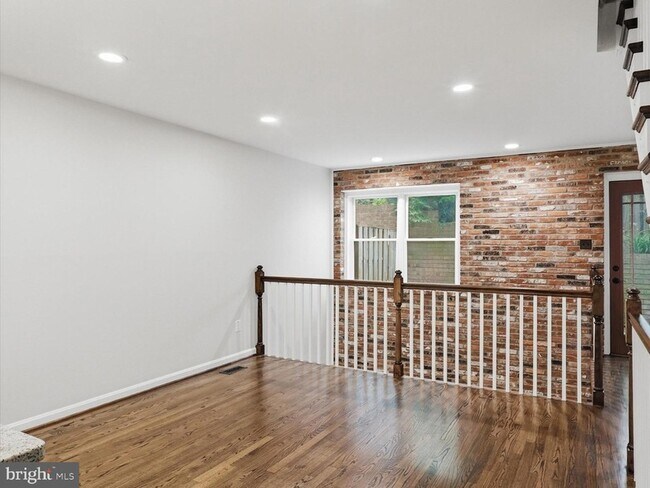 Building Photo - 1612 Arlington Blvd