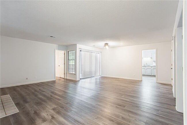 Building Photo - 605 Garden Ct