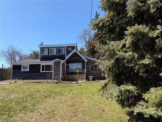 Building Photo - 112 King Phillip St