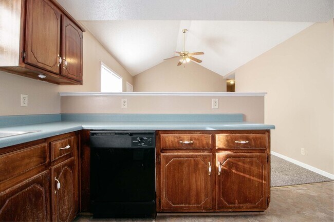 Building Photo - 1945 Timberline Cir