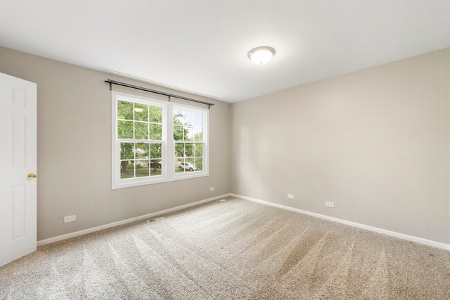 Building Photo - 1301 Seabury Cir