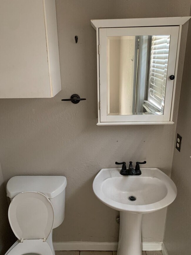 Building Photo - RENT TO OWN – EDMOND, OK