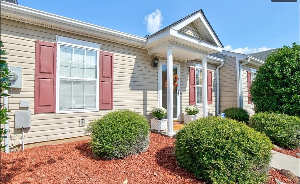 Building Photo - 403 Regency Park Drive