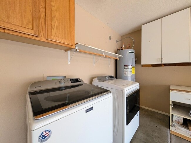 Building Photo - 15746 W Elm St