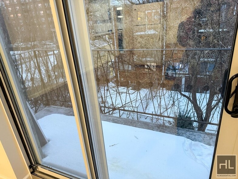 Building Photo - 72 DRIVE