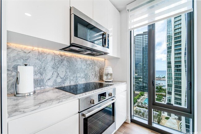 Building Photo - Luxury 2-Bedroom Rental at A‘ali‘i – Ocean Views & High-End Comfort