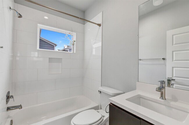 Building Photo - 3309 Baron St