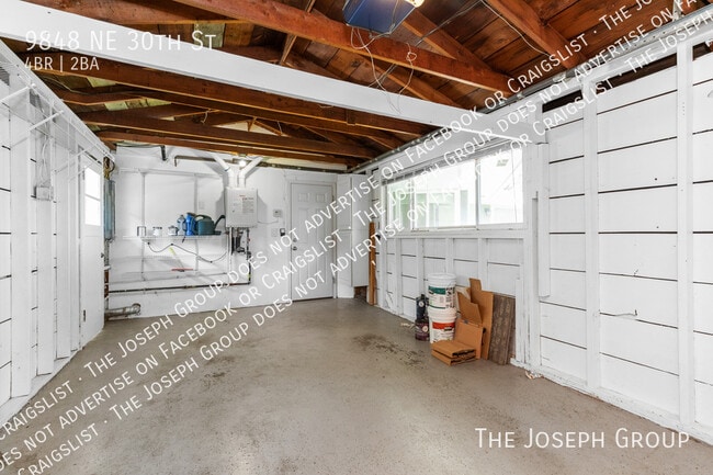 Building Photo - 9848 NE 30th St