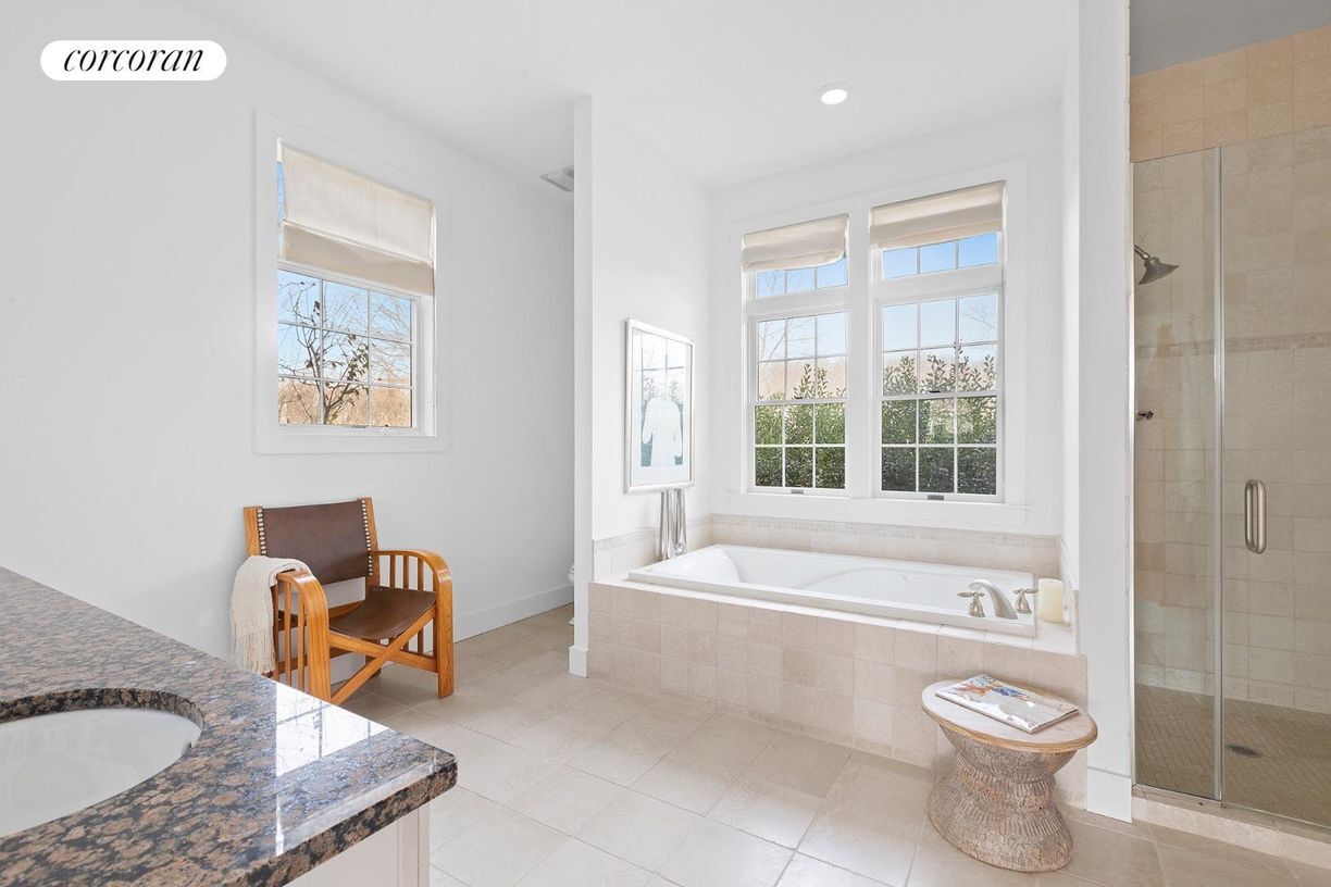 Building Photo - 8 Whispering Fields Ct