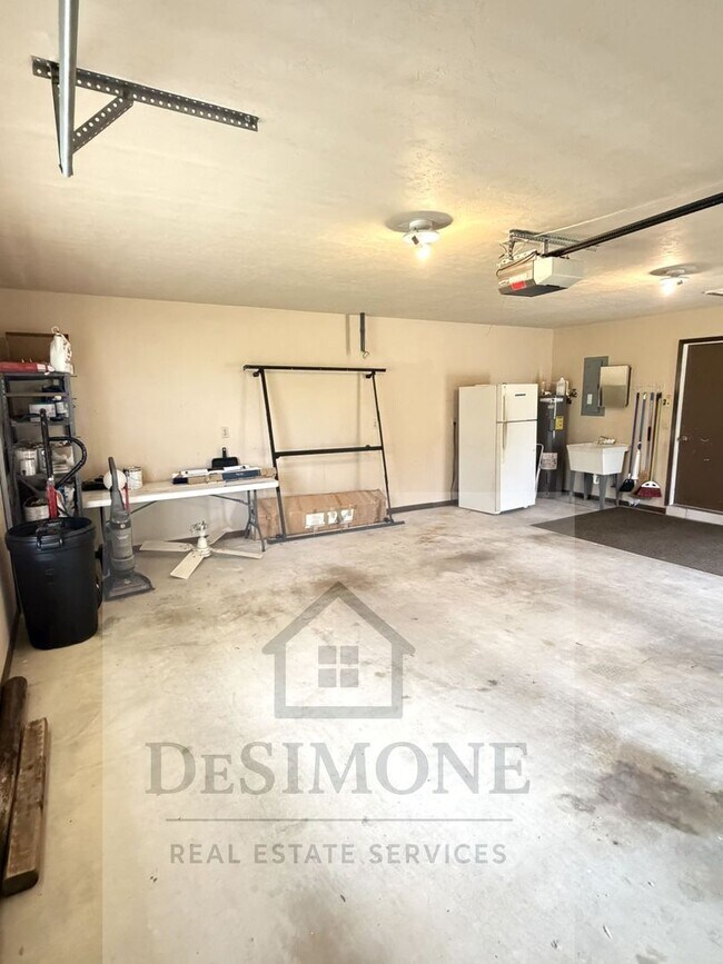 Building Photo - 4530 SW 46th St