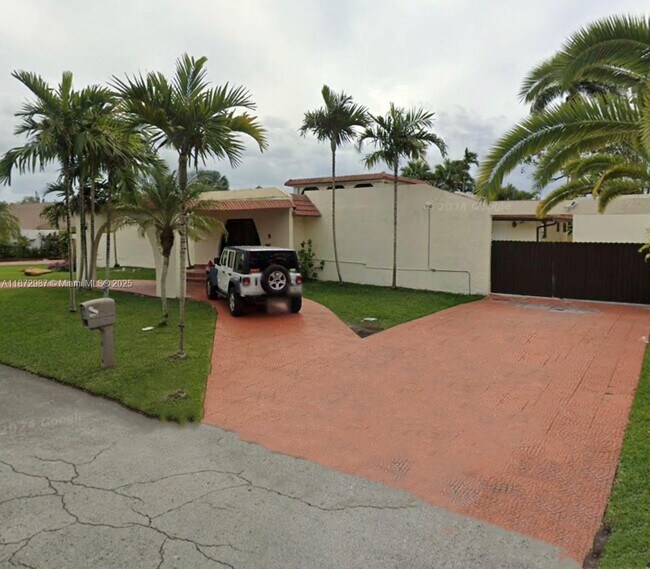 Building Photo - 7240 SW 58th St