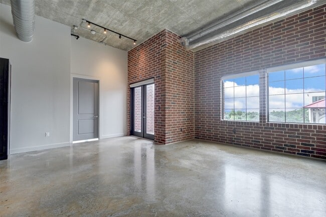 Building Photo - 1111 Studewood St