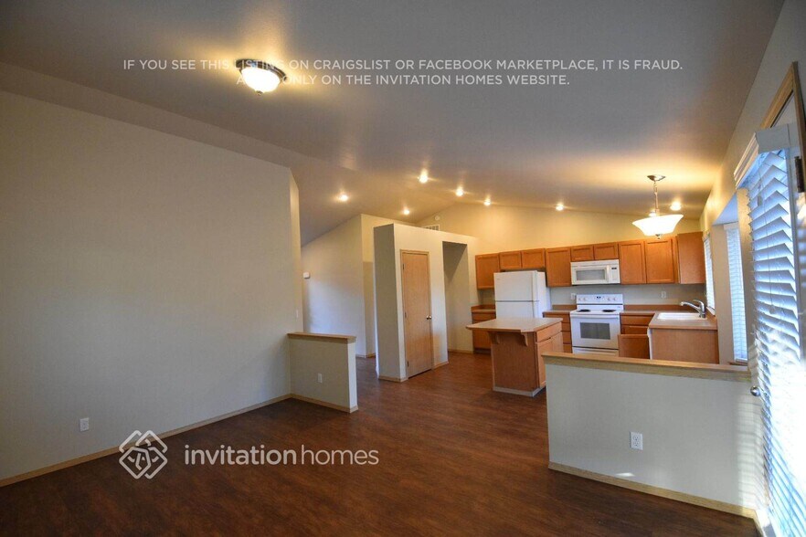 Building Photo - 24303 31st Ave Ct E