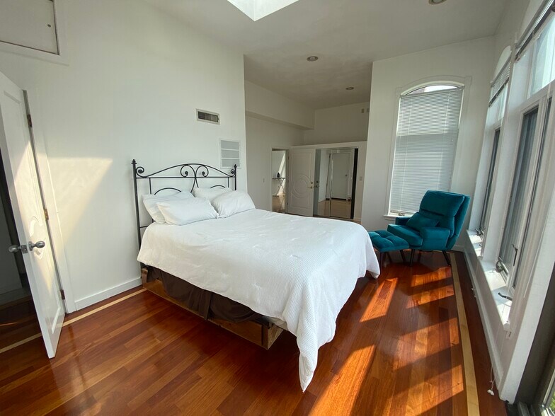 Building Photo - 21 Snow Hill St