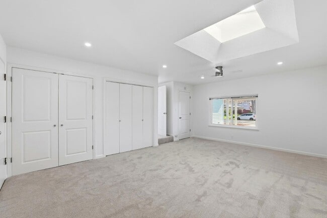 Building Photo - 1861 Nelson Dr