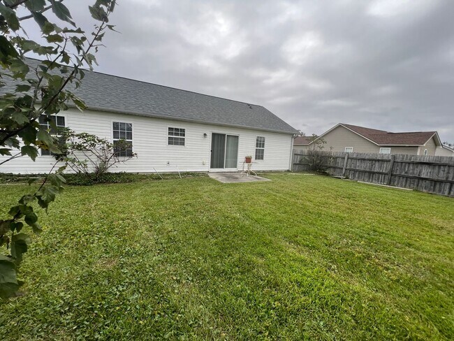 Building Photo - Welcome to this charming 3-bedroom, 2-bathroom home located in the desirable Ogden area of Whitne...