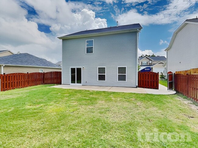 Building Photo - 725 Vanguard St