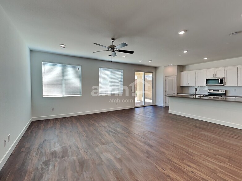 Building Photo - 8841 Tiger Tooth Ave
