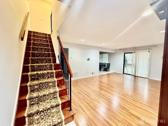 Building Photo - 1404 Edison Glen Terrace