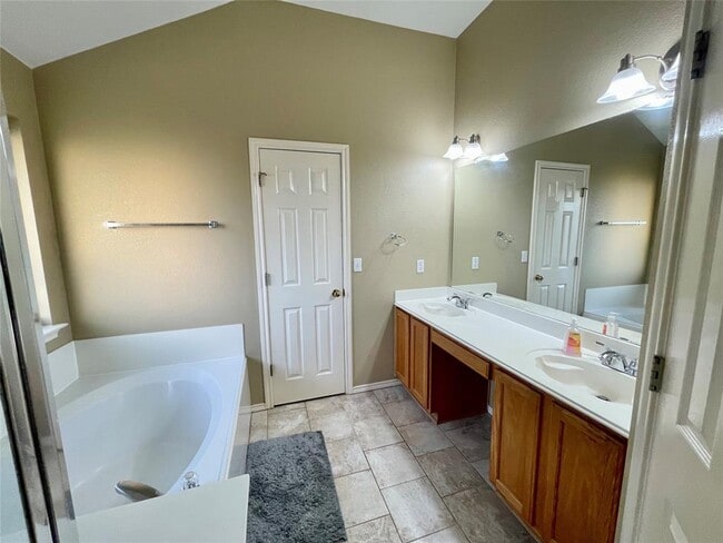 Building Photo - 3226 Raging River Dr