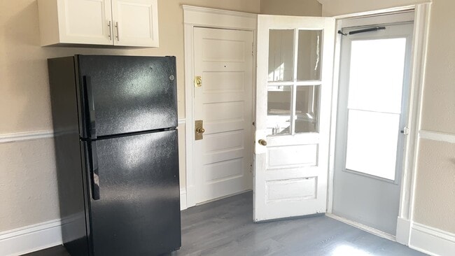 Building Photo - Available NOW!!  3 Bedroom Upper Level Dup...