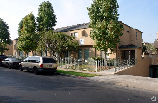 Primary Photo - 815-817 Walnut St