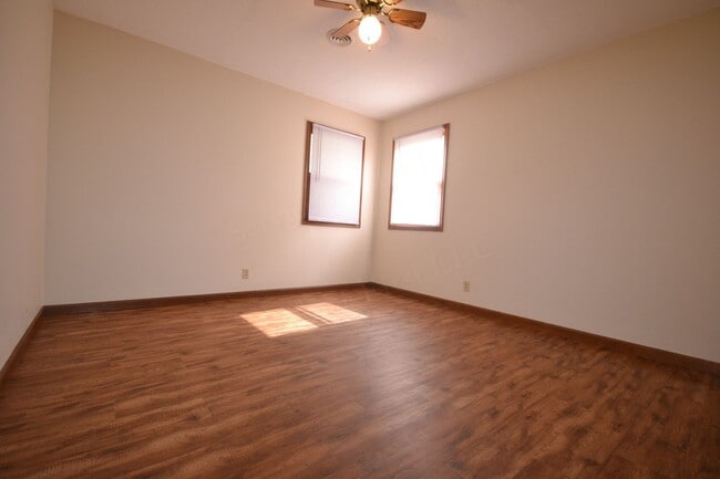 Building Photo - 3 bed 2 bath 1 car garage in Bolivar!