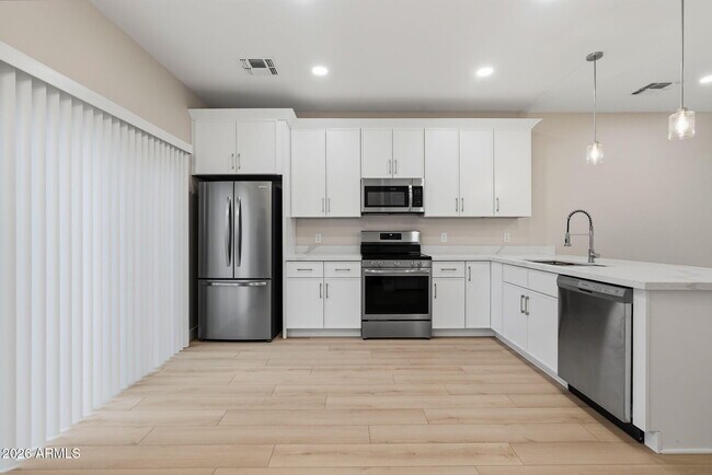 Building Photo - 1222 E Diamond St