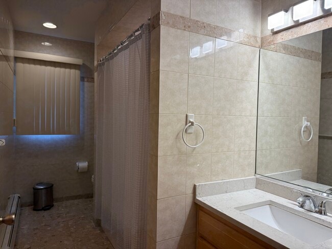 Building Photo - 49 Orris Ave