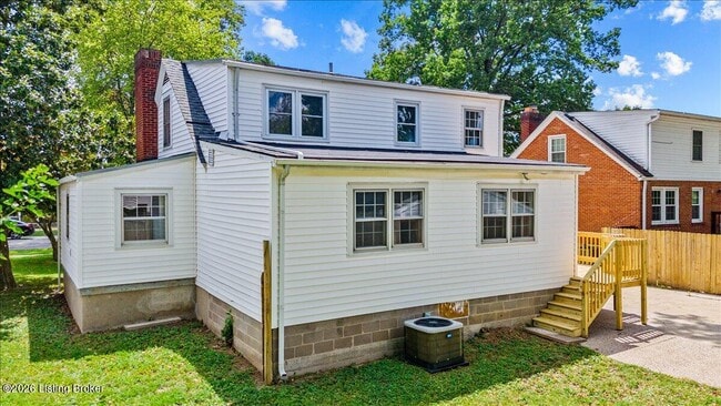 Building Photo - 3921 Staebler Ave