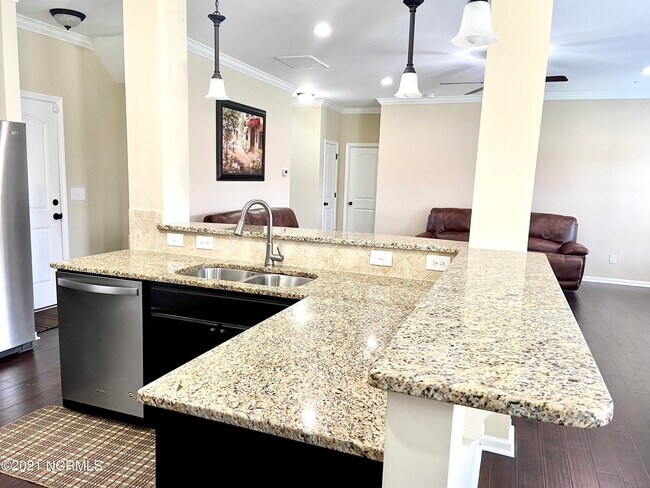 Building Photo - 3436 Flora Dr