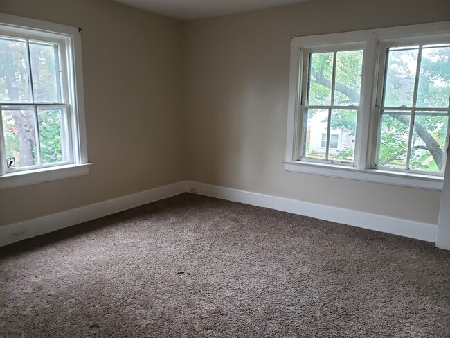 Building Photo - 912 S 4th Ave