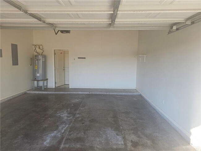 Building Photo - 19 Omega St