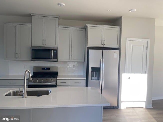 Building Photo - 130 Abramo Victor Dr