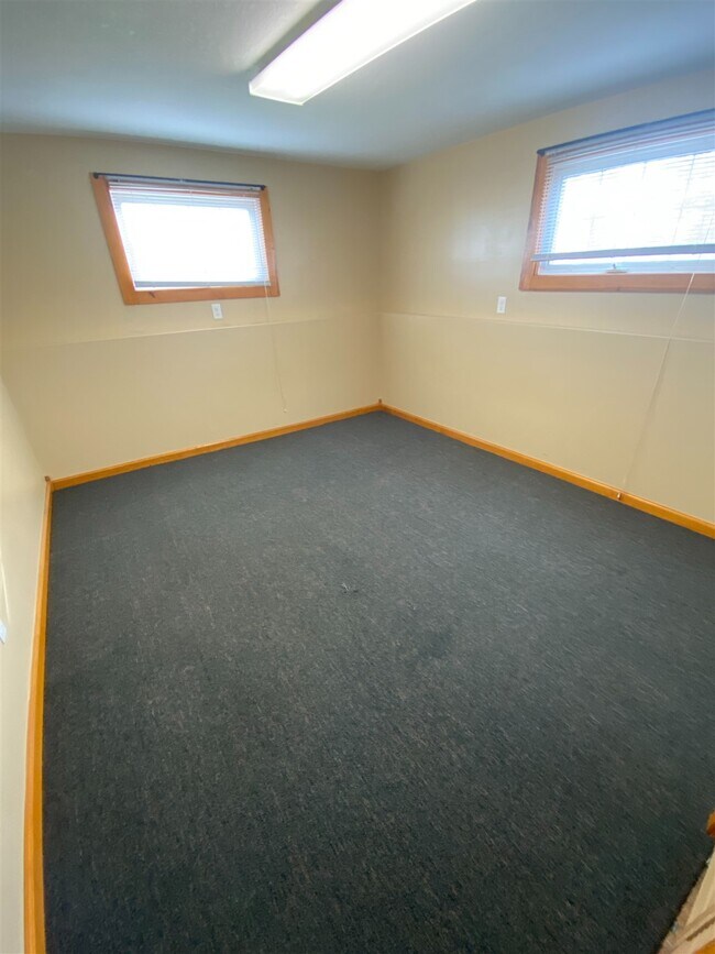 Building Photo - 10217 Auburn Rd