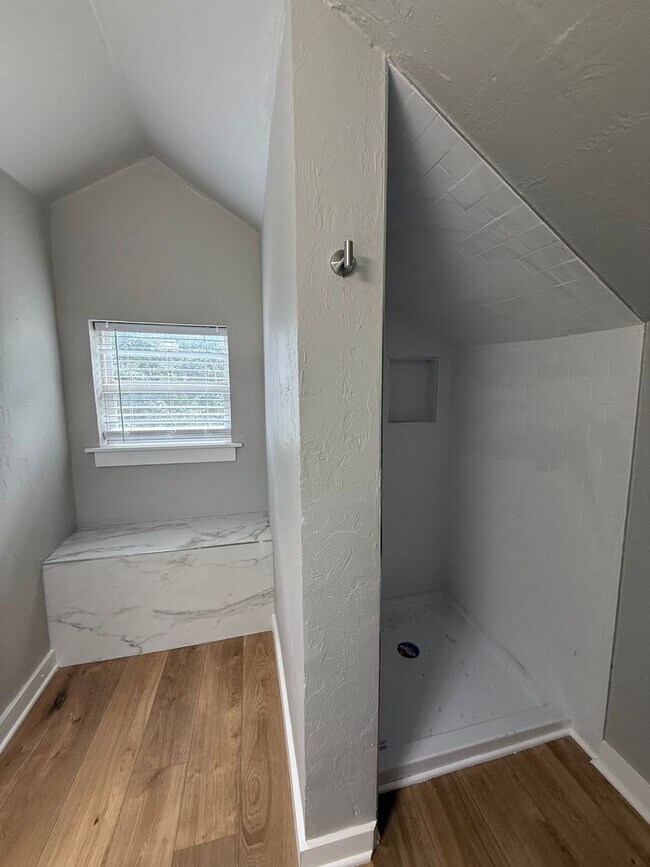 Building Photo - Remodeled Charmer in the Urban Core – Fres...