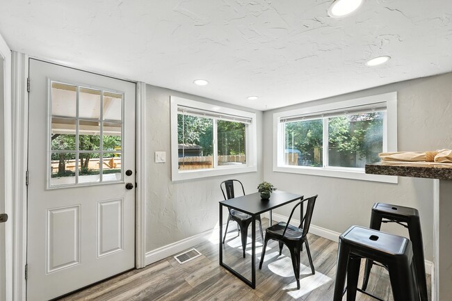 Building Photo - Beautifully Renovated Home with Modern Com...