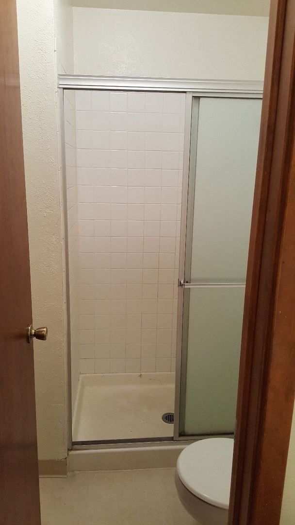 Building Photo - 2 bed 2 bath condo