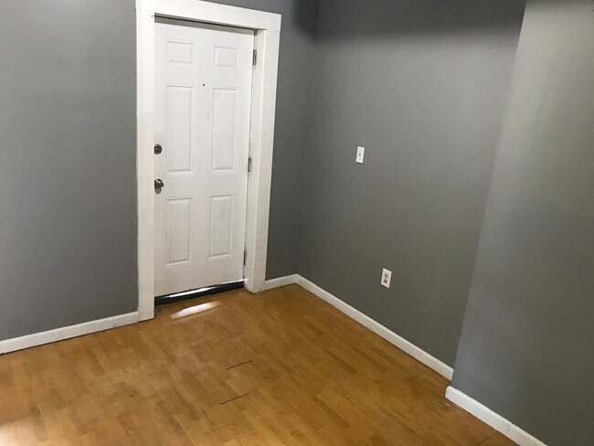Building Photo - 45 Elberon Pl