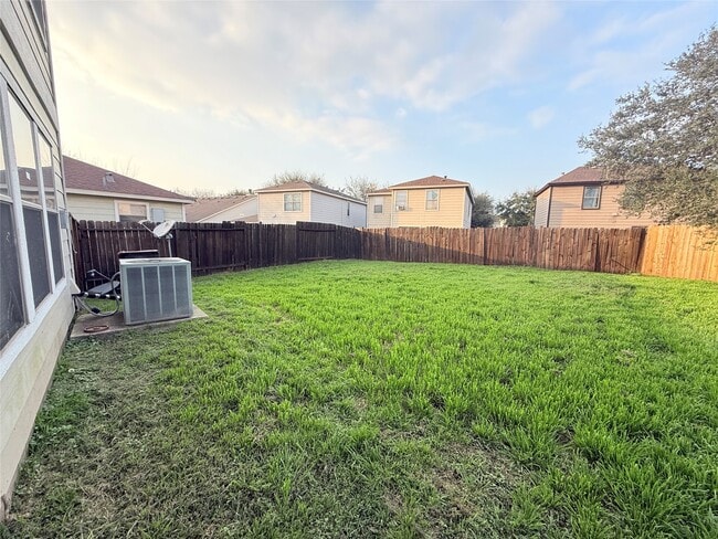 Building Photo - 431 Mantova Dr