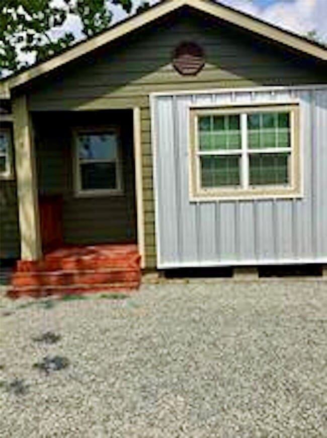 Building Photo - 3501 Lydia St