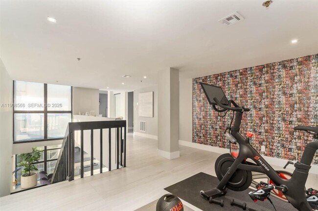 Building Photo - 20355 NE 34th Ct