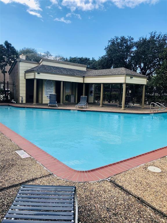 Building Photo - 8299 Cambridge St