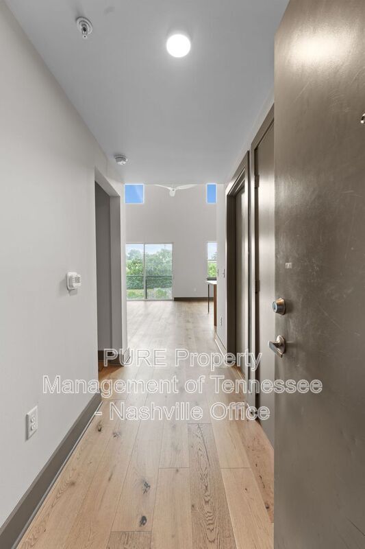 Building Photo - 1260 Martin St