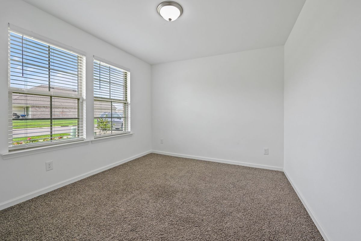 Building Photo - 15820 Loussier Dr